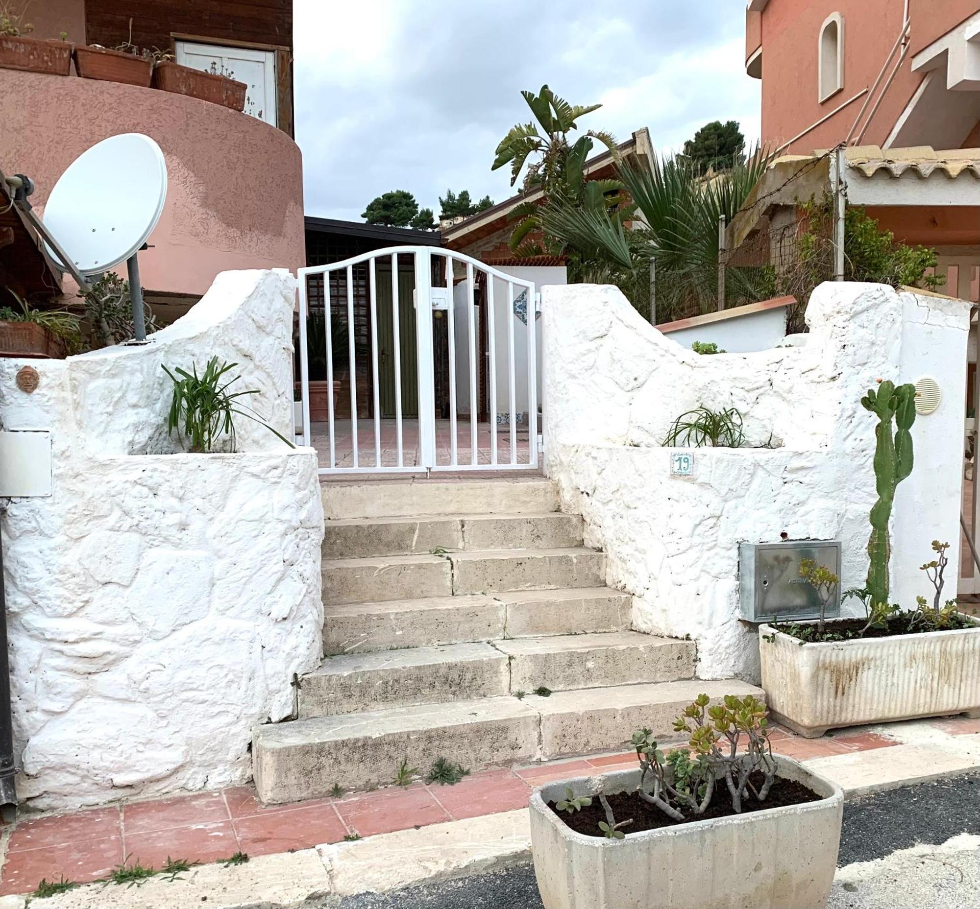 Villa Andromeda Apartments Realmonte Exterior photo